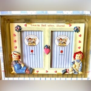 Vintage RAGGEDY ANN & ANDY Double Picture Frame "Love Is Best When Shared"